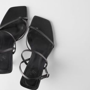 Zara strappy heels sz US 5 / EUR 35
